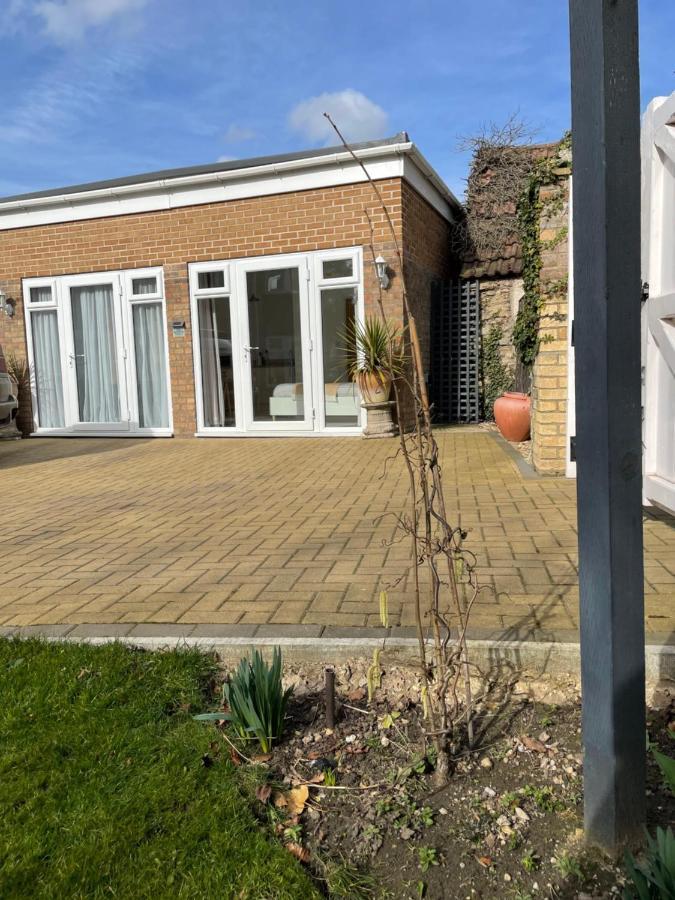 Garden Room Kirton in Lindsey Экстерьер фото