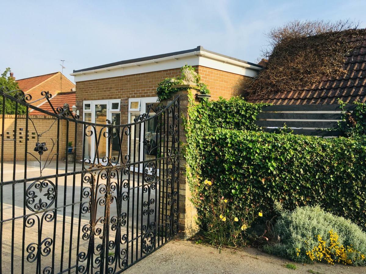 Garden Room Kirton in Lindsey Экстерьер фото
